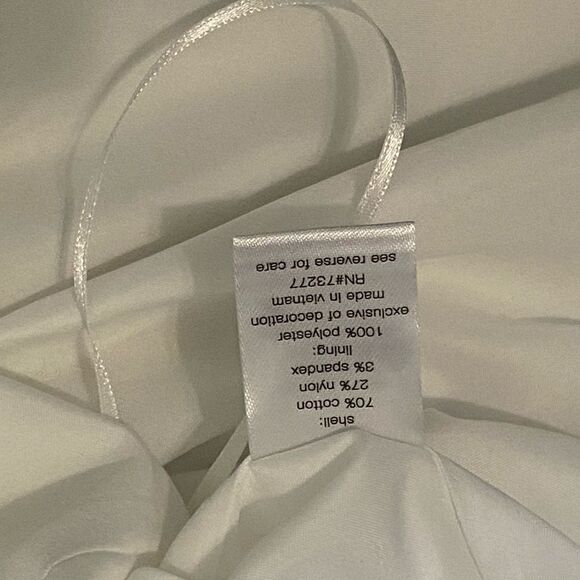 Elizabeth and James White Spaghetti Strap Tank - Picture 9 of 11